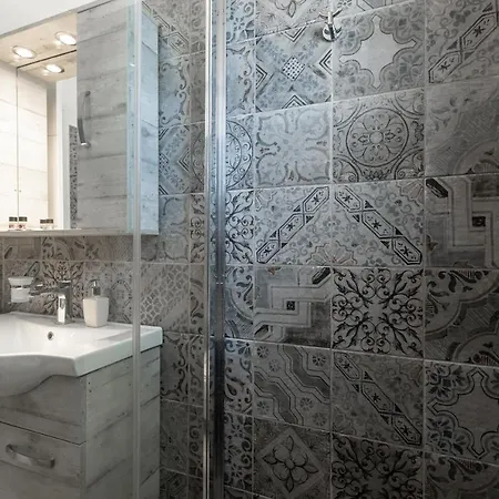 Naxian White House In Glinado Apartman *