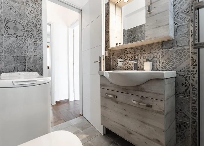 Naxian White House In Glinado *