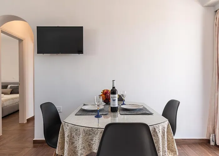 Naxian White House In Glinado *