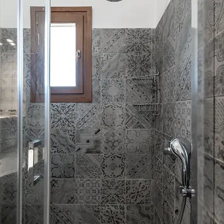 Naxian White House In Glinado Glinado Naxos