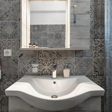 Naxian White House In Glinado *