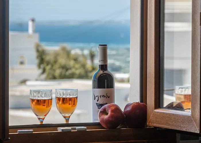 Naxian White House In Glinado Apartment