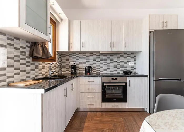 Naxian White House In Glinado Apartment