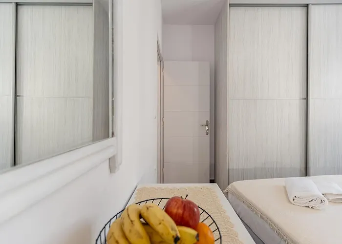 Naxian White House In Glinado *