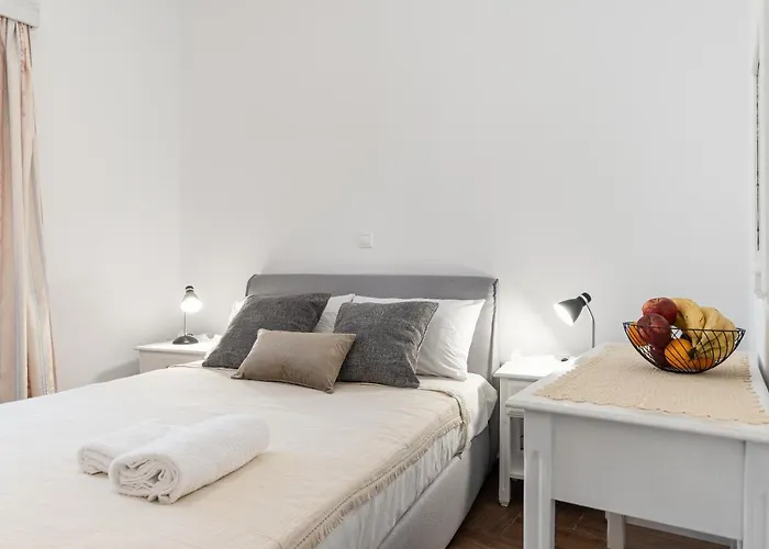 Naxian White House In Glinado Glinado Naxos