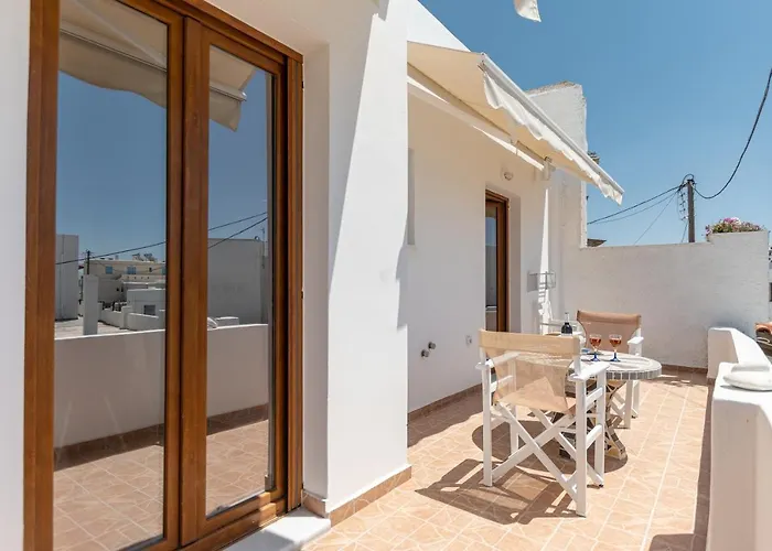 Naxian White House In Glinado